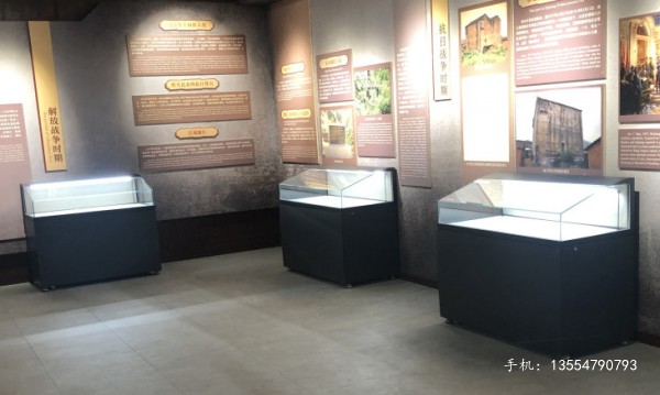 手動(dòng)掀開式博物館坡面柜-金屬博物館展柜